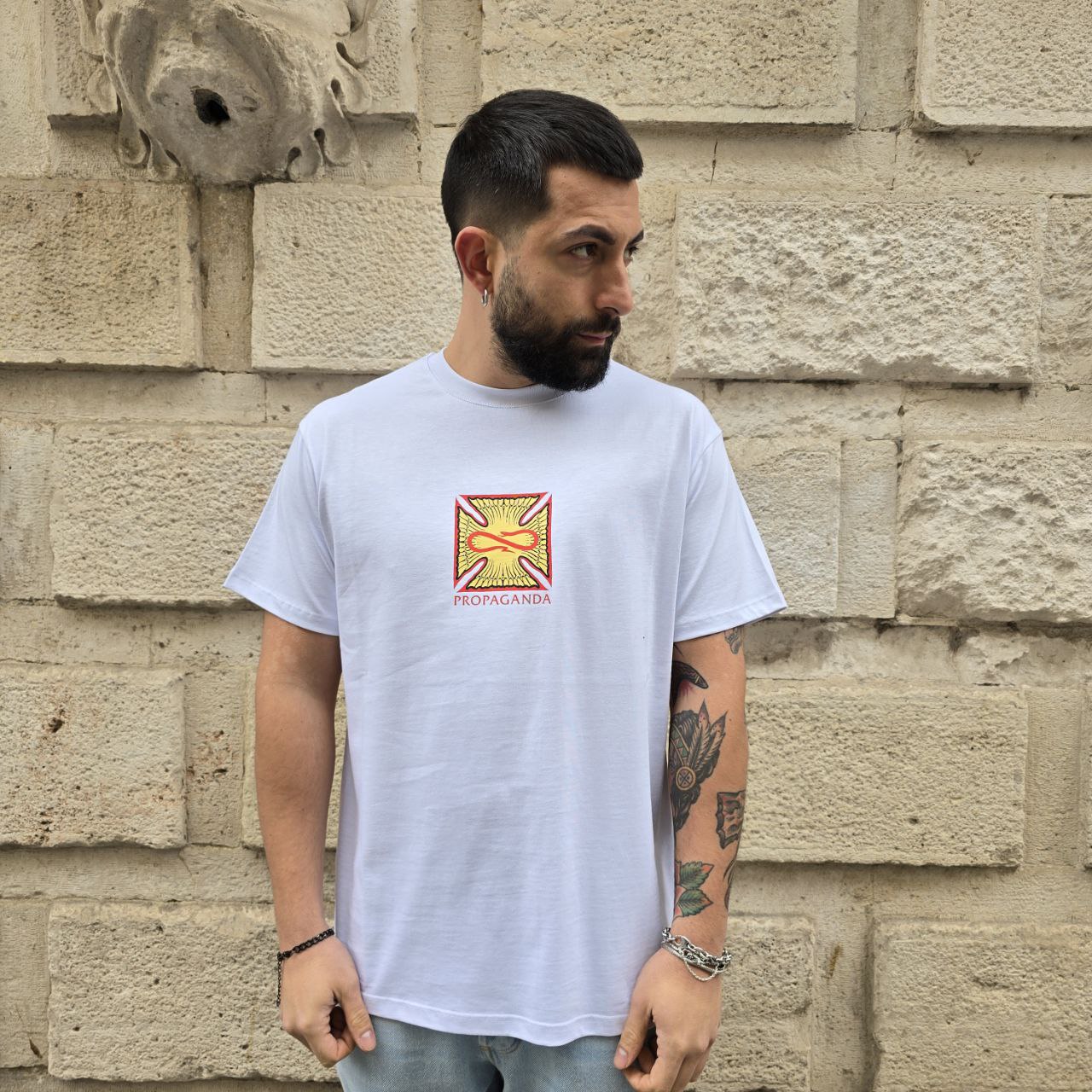 T-shirt Propaganda 942 - Bianco