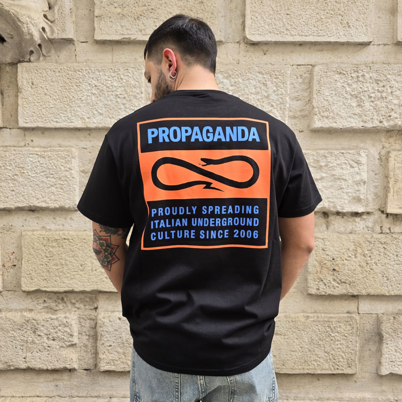 T-Shirt Propaganda 841 - Nero