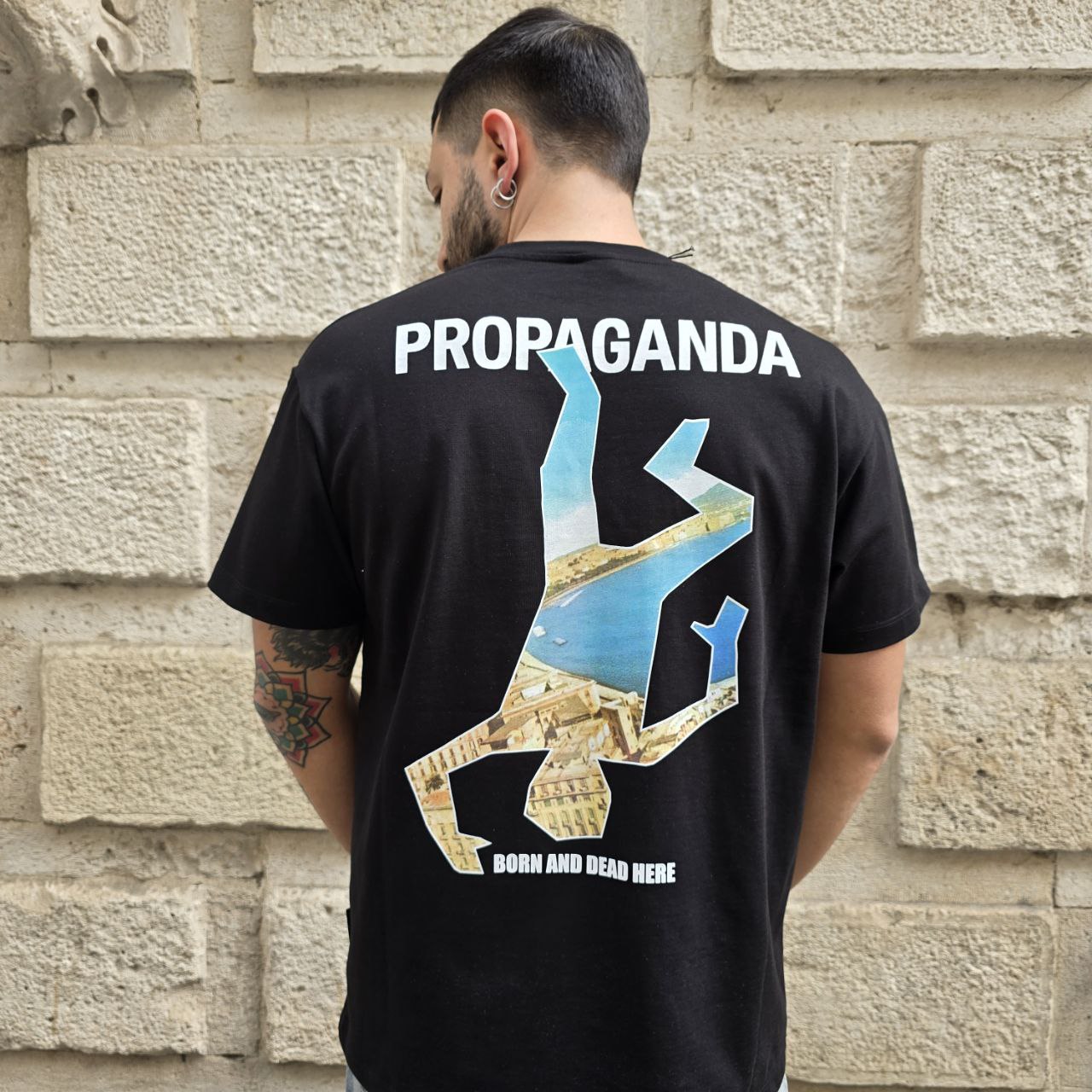 T-Shirt Propaganda 886 - Nero