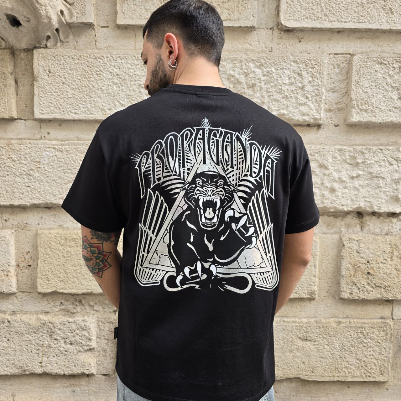 T-shirt Propaganda 880 - Nero